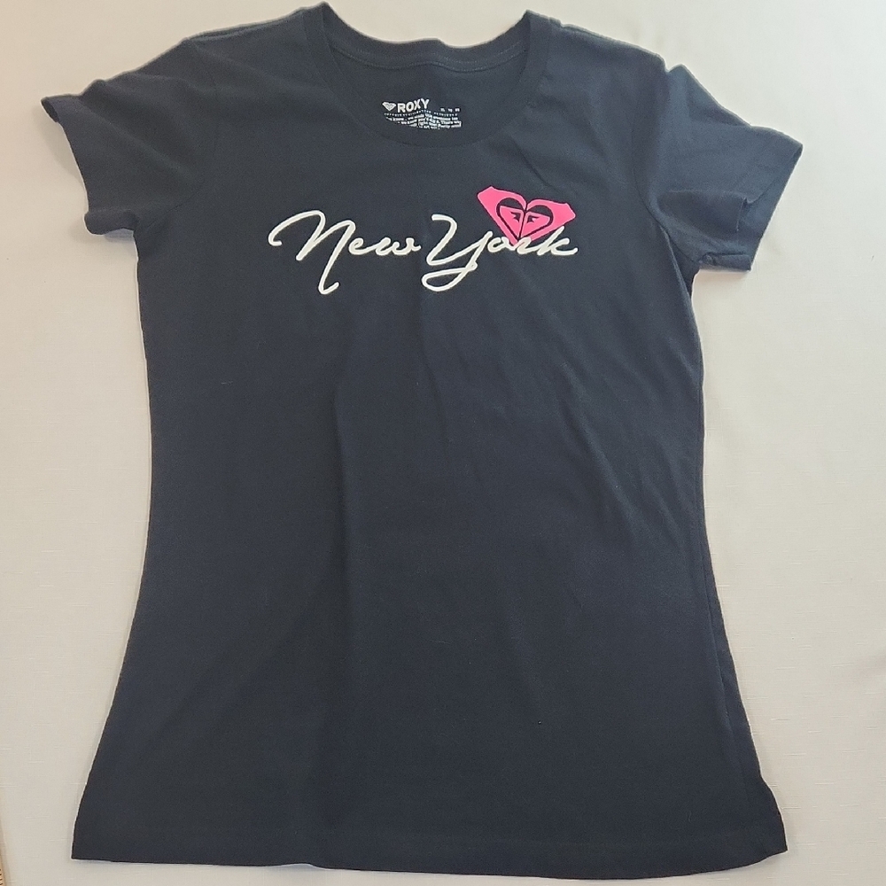 Roxy Black New York T-Shirt with Pink Heart. Size Jr's XL